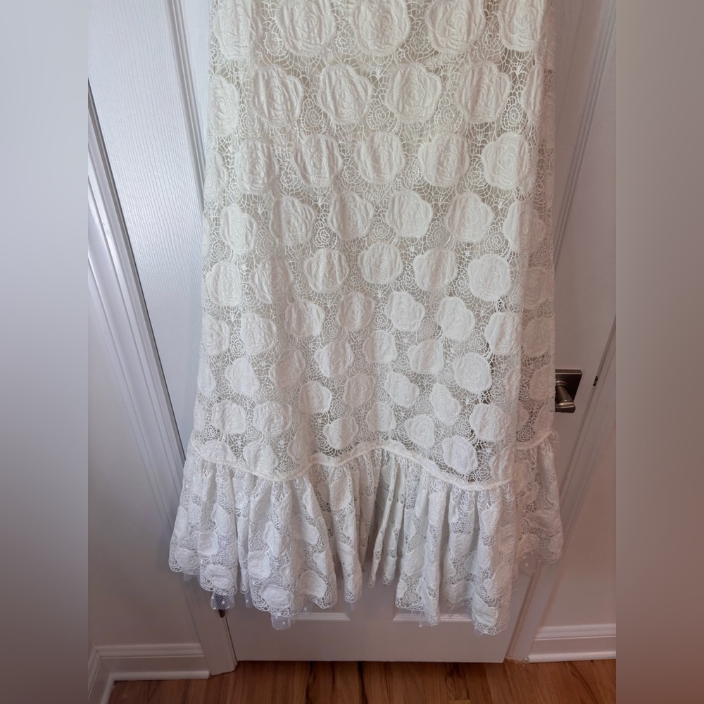Alexis Women's White Villanelle Embroidered Lace Maxi Dress size L - Picture 7 of 9